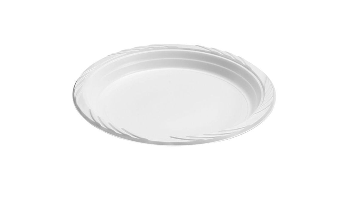 white-plastic-plate